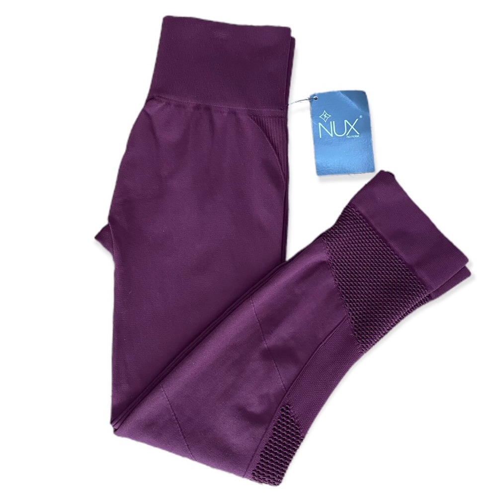 Lux Network Capri Leggings Pinot/Burgundy Seamless Compression Size Small